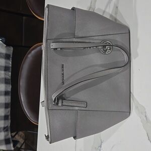 Michael Kors Jet Set Saffiano Leather Top-Zip Tote Bag